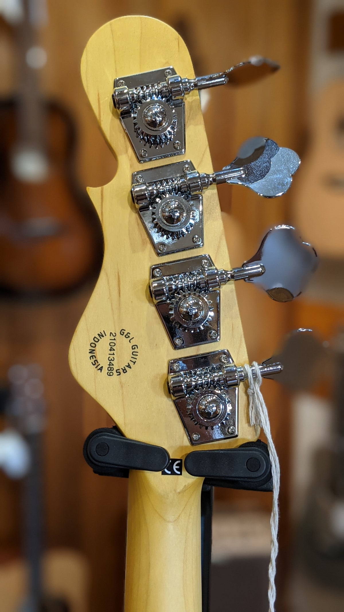 G&L Tribute JB - Lake Placid Blue