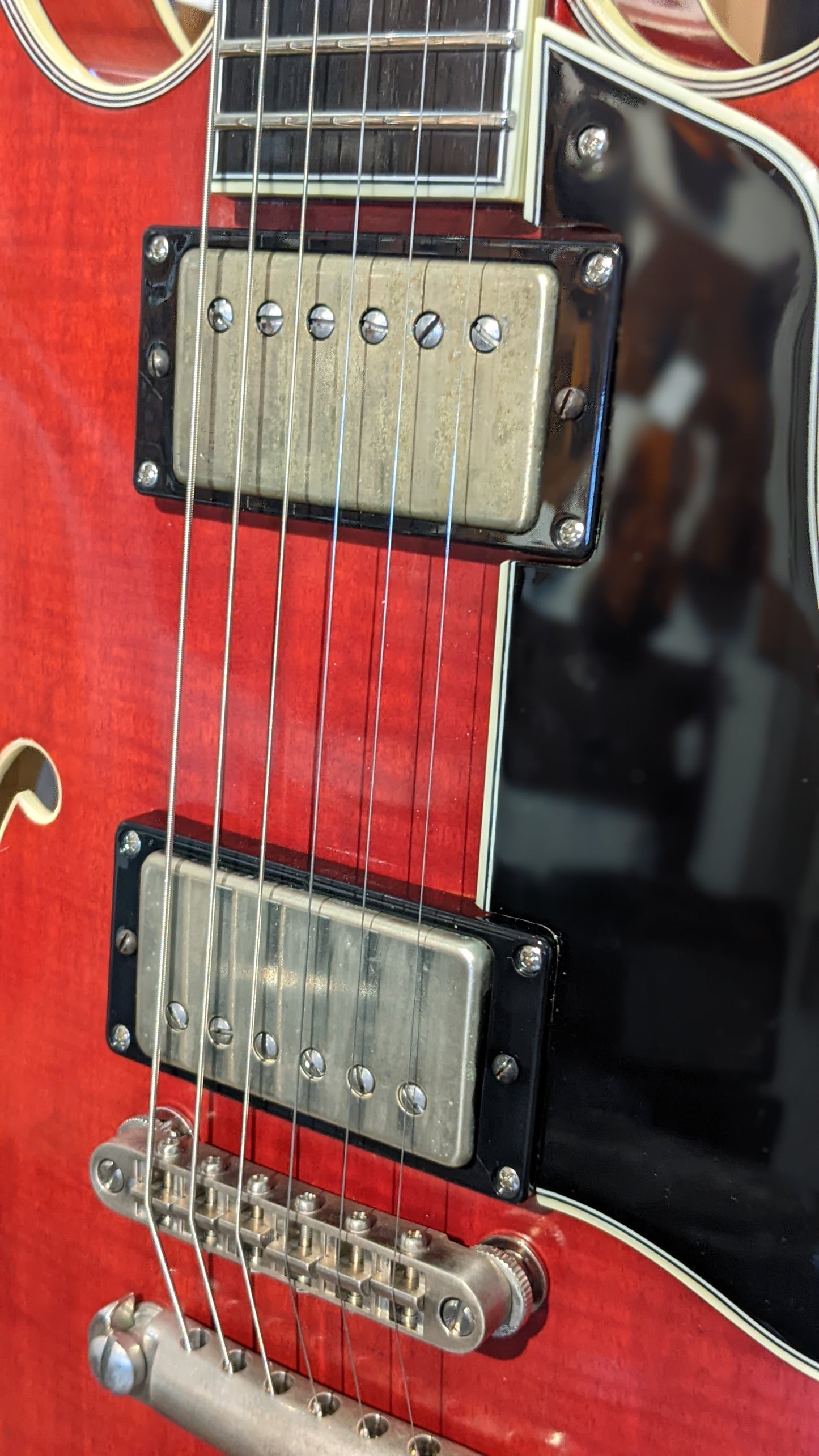 Eastman T59/V-RD Thinline Deluxe Semi Hollow Electric Guitar w/ Case