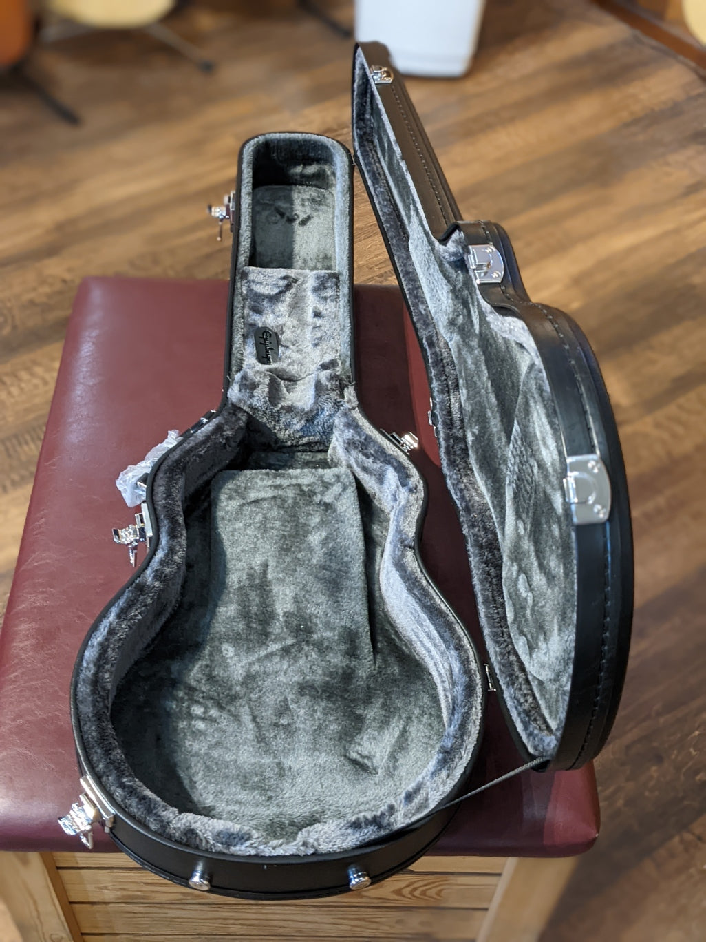 Epiphone Jerry Cantrell Wino Les Paul Custom Outfit - Dark Wine Red w/Case (Serial #21111524608)