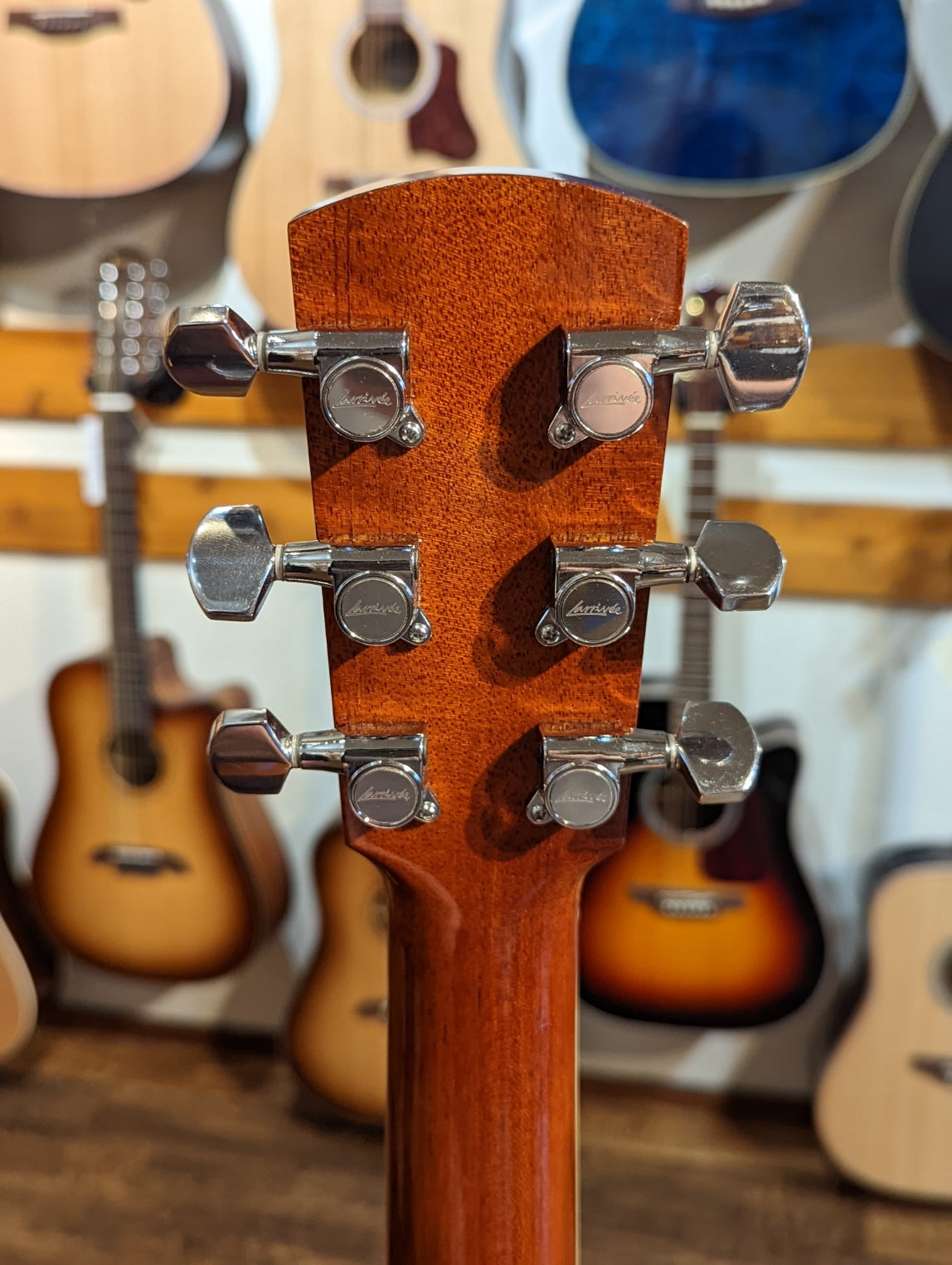 Larrivée Guitars D-09 Koa Acoustic Guitar w/Case (1997)