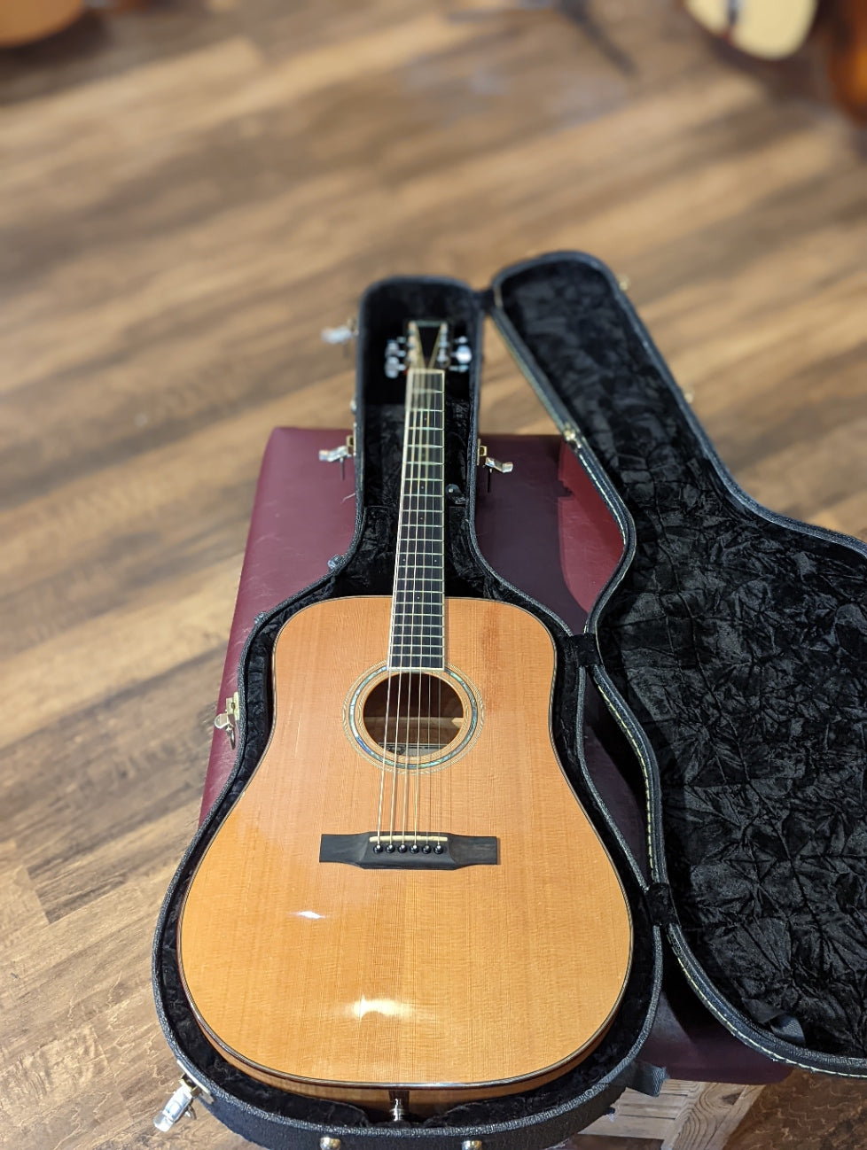 Larrivée Guitars D-09 Koa Acoustic Guitar w/Case (1997)