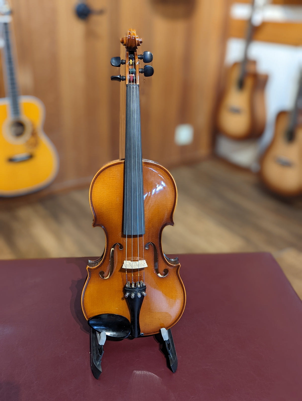 Hofner #62 Violin w/Case & 2 Bows (2001)
