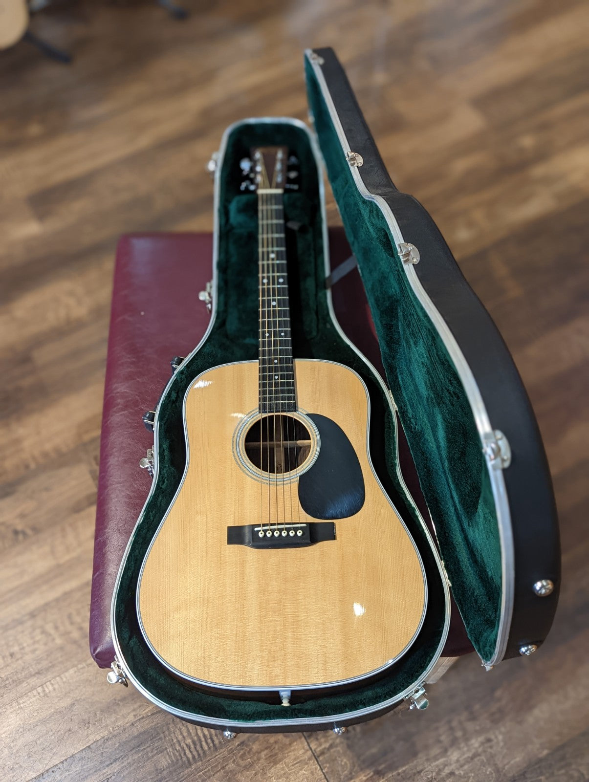 Martin D-28 Centennial w/ Case (2016)