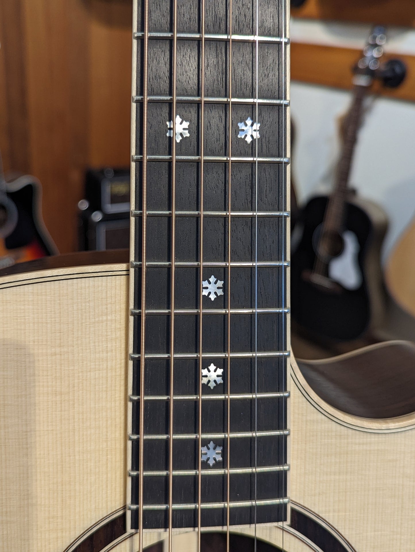 Lakewood M-32 Custom Acoustic/Electric Guitar w/Case