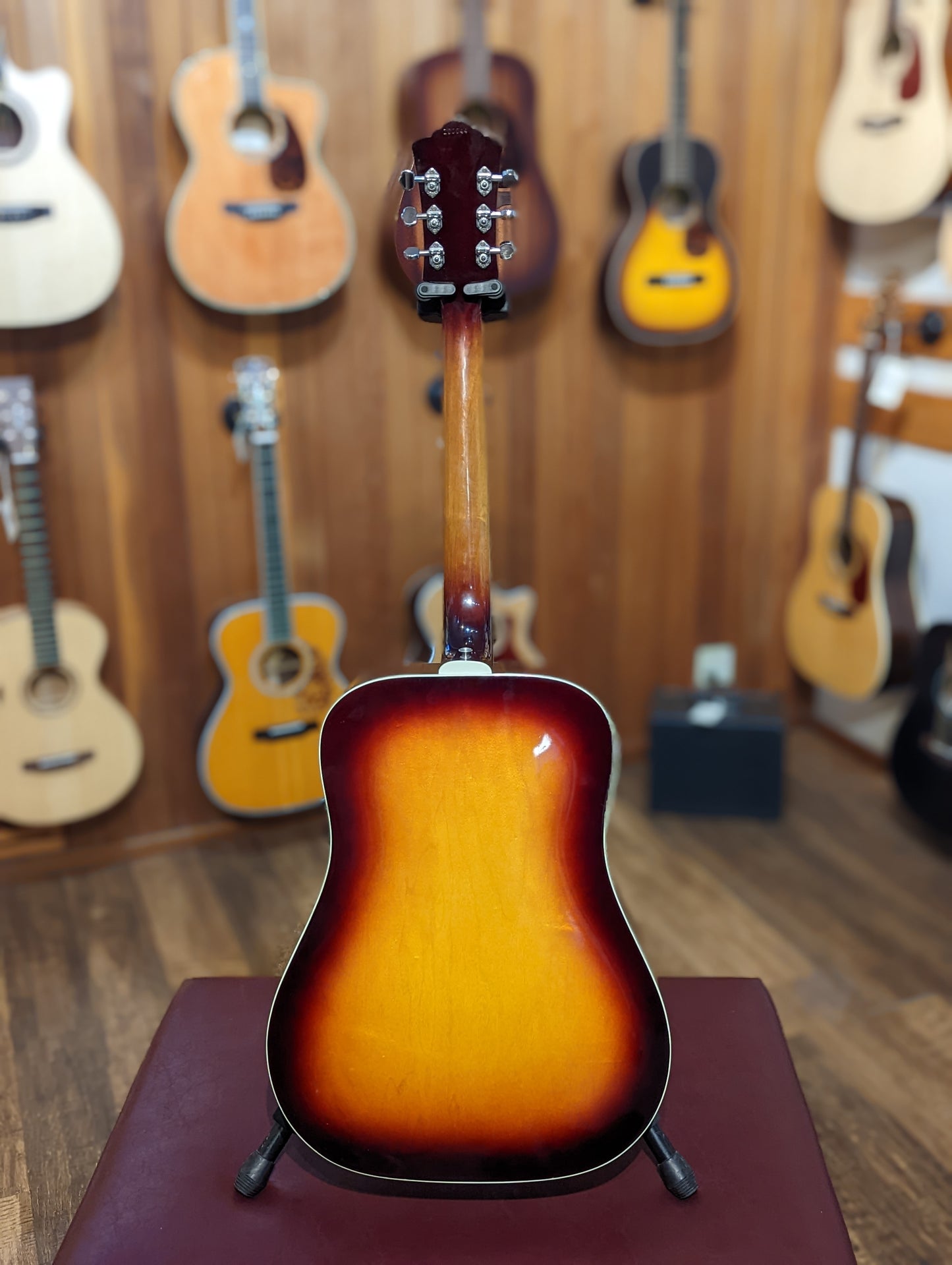 Guild G37SB Dreadnought Acoustic Guitar w/Case (1974)