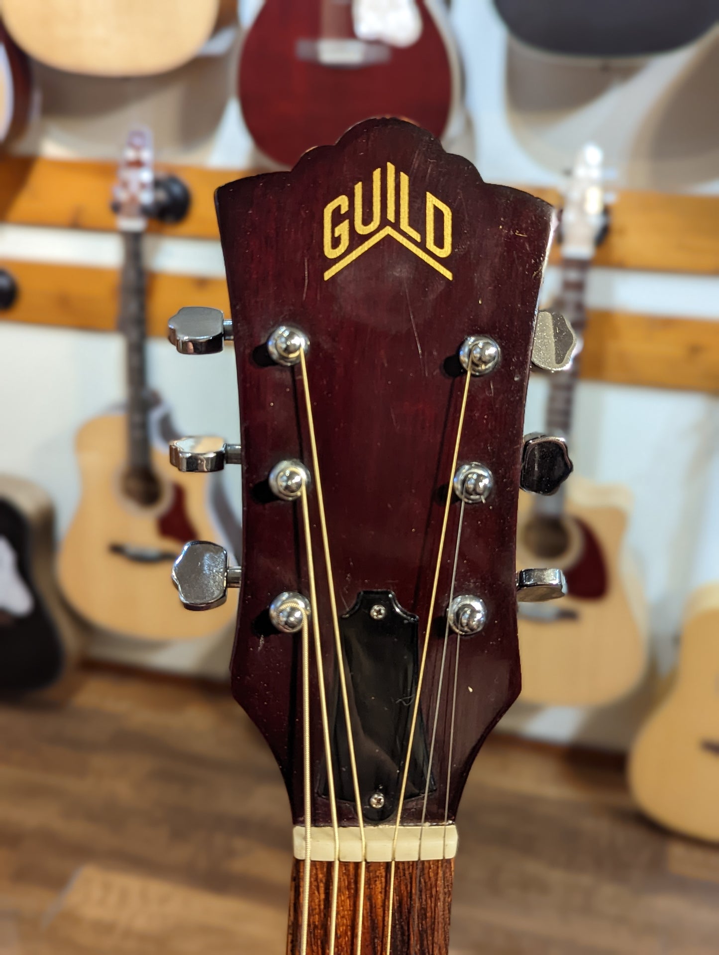 Guild G37SB Dreadnought Acoustic Guitar w/Case (1974)