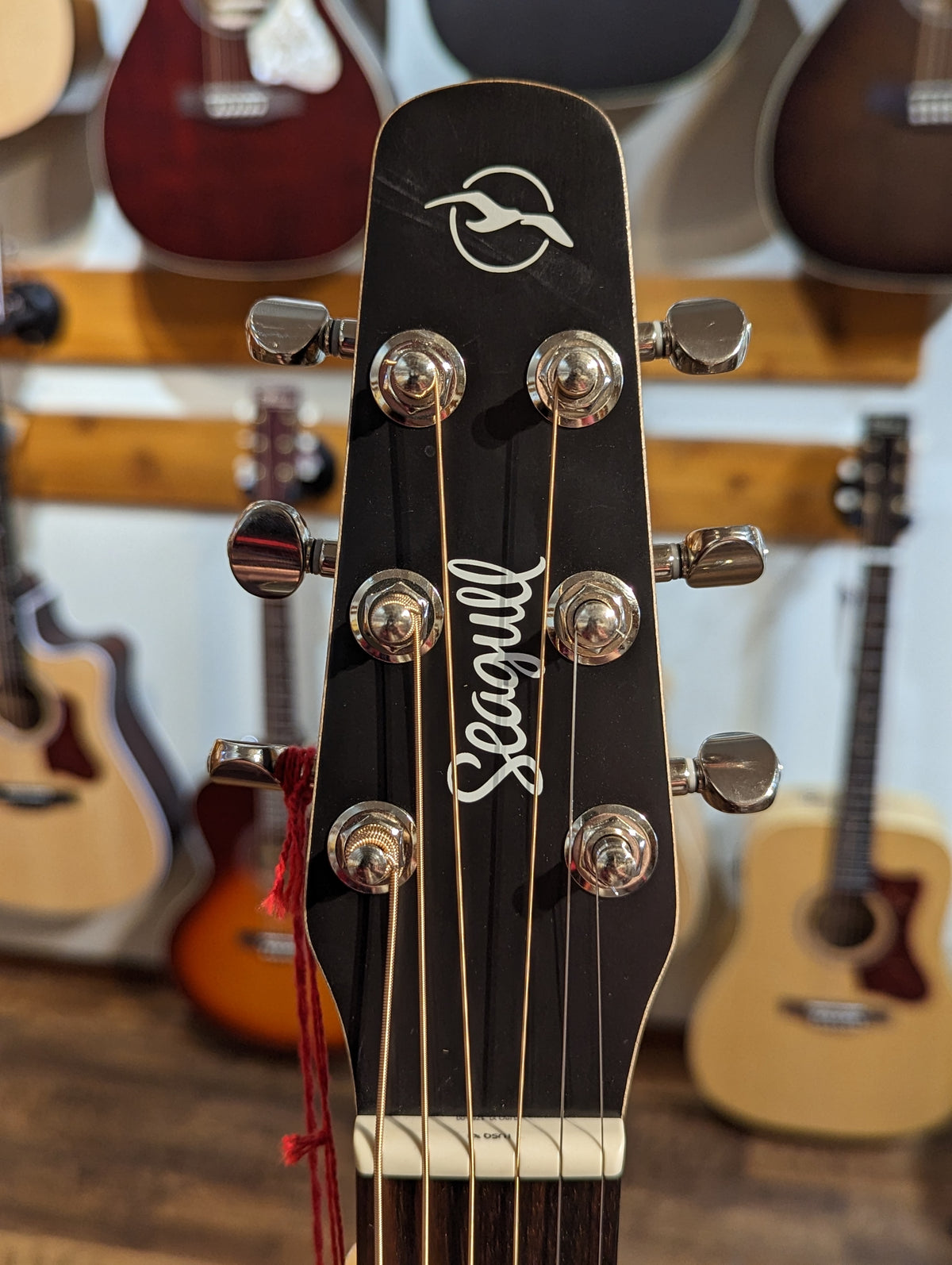 Seagull Guitars S6 Cedar Original Slim Acoustic Guitar w/Gig Bag (Store Demo)