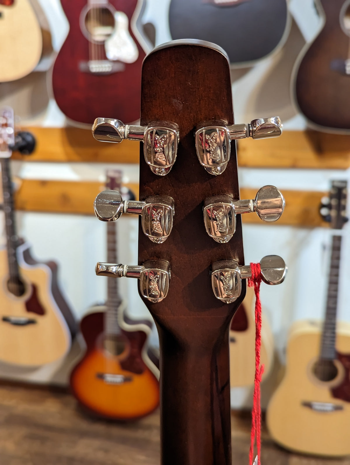 Seagull Guitars S6 Cedar Original Slim Acoustic Guitar w/Gig Bag (Store Demo)