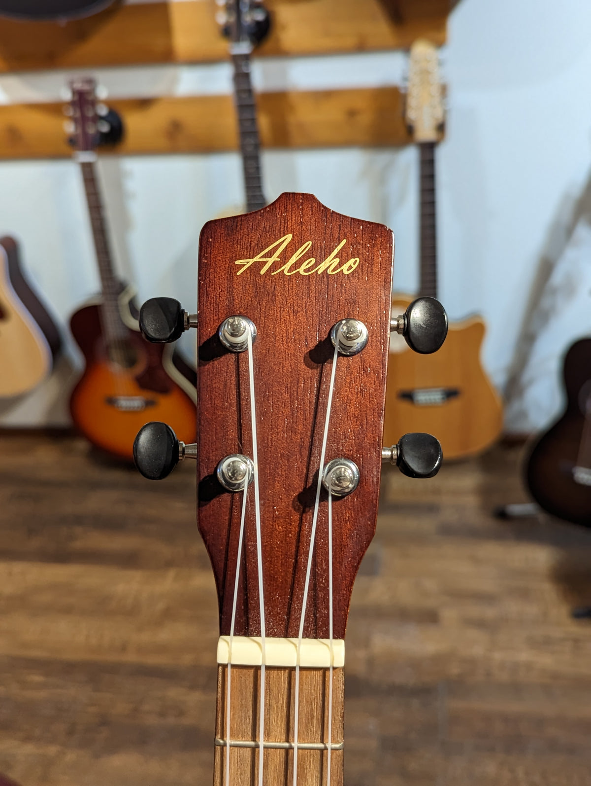 Leho ALUT-M Tenor Ukulele w/Gigbag (Used)