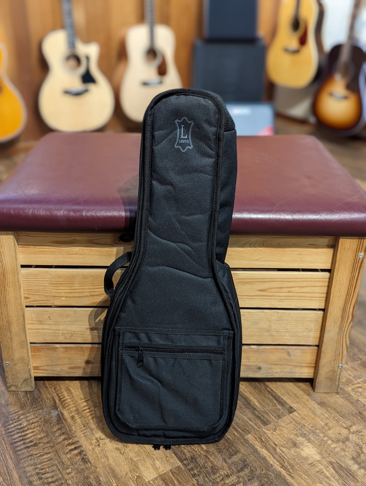 Leho ALUT-M Tenor Ukulele w/Gigbag (Used)