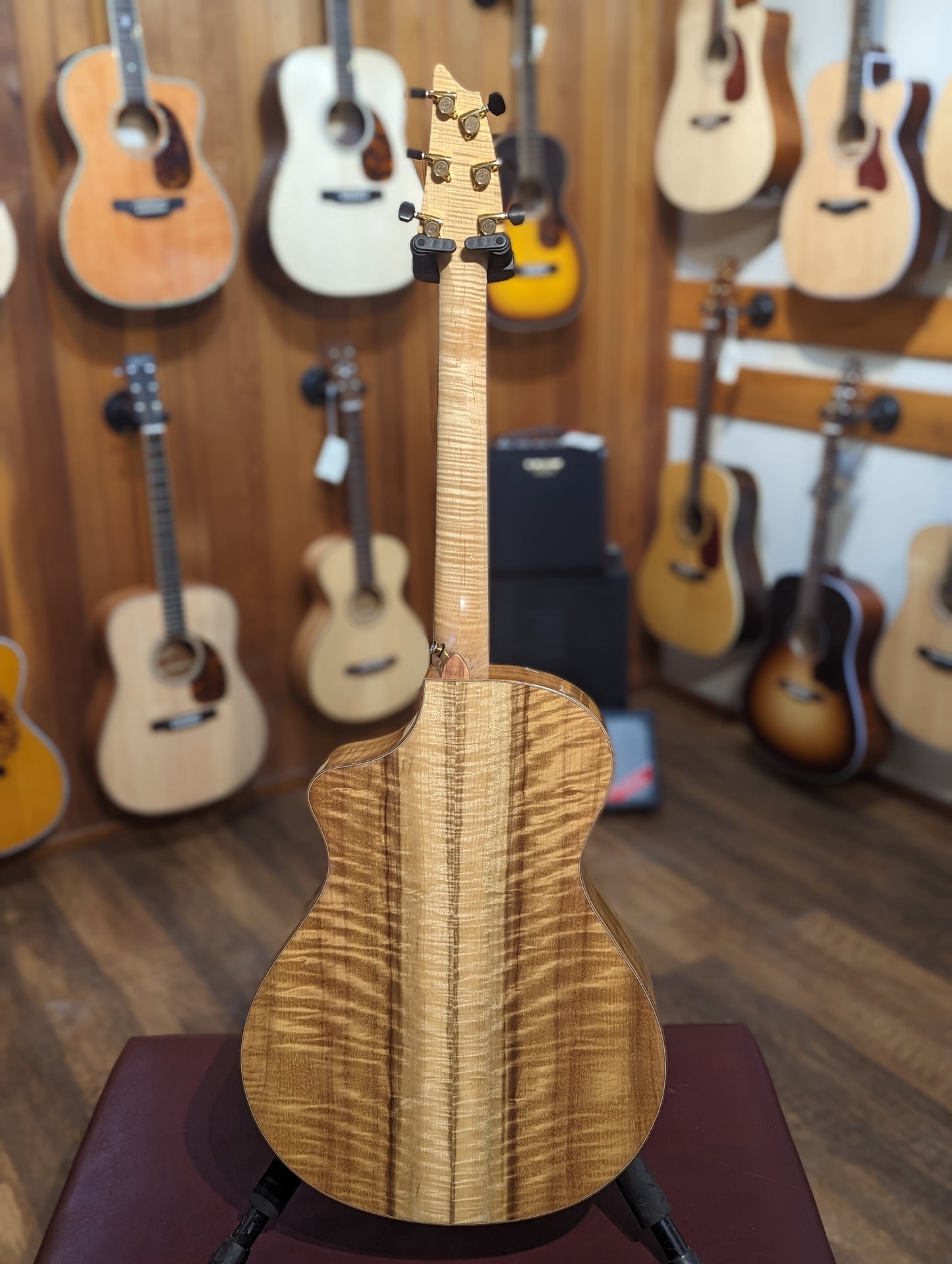 Breedlove Masterclass Concert Acoustic/Electric Guitar w/Case (2016)