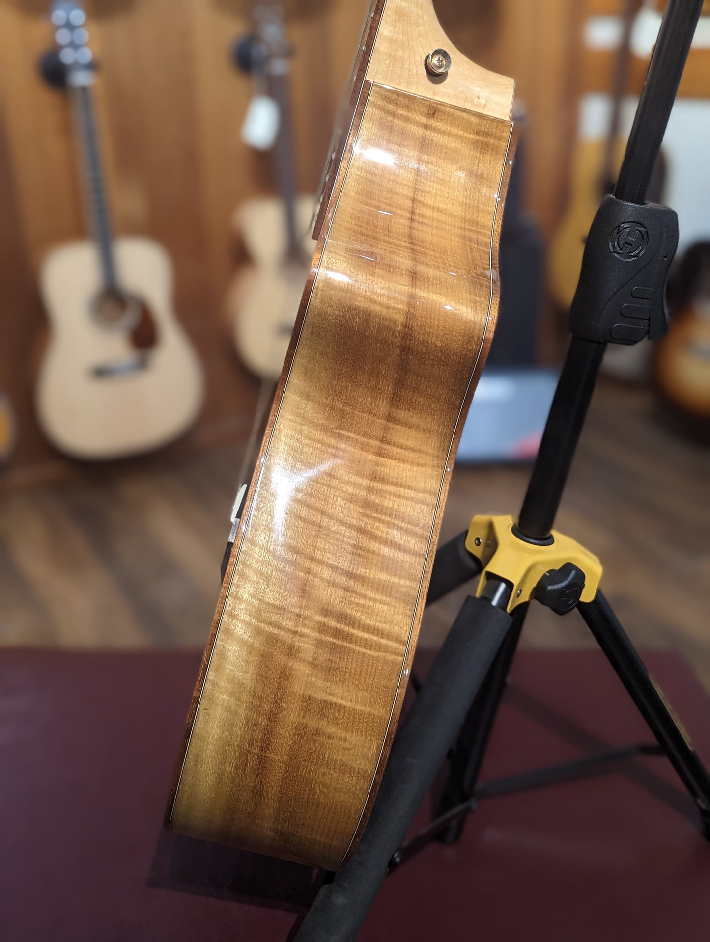 Breedlove Masterclass Concert Acoustic/Electric Guitar w/Case (2016)