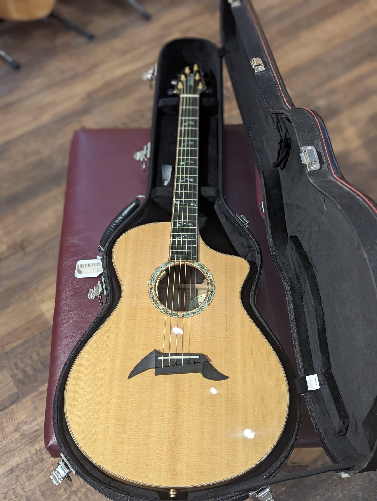 Breedlove Masterclass Concert Acoustic/Electric Guitar w/Case (2016)