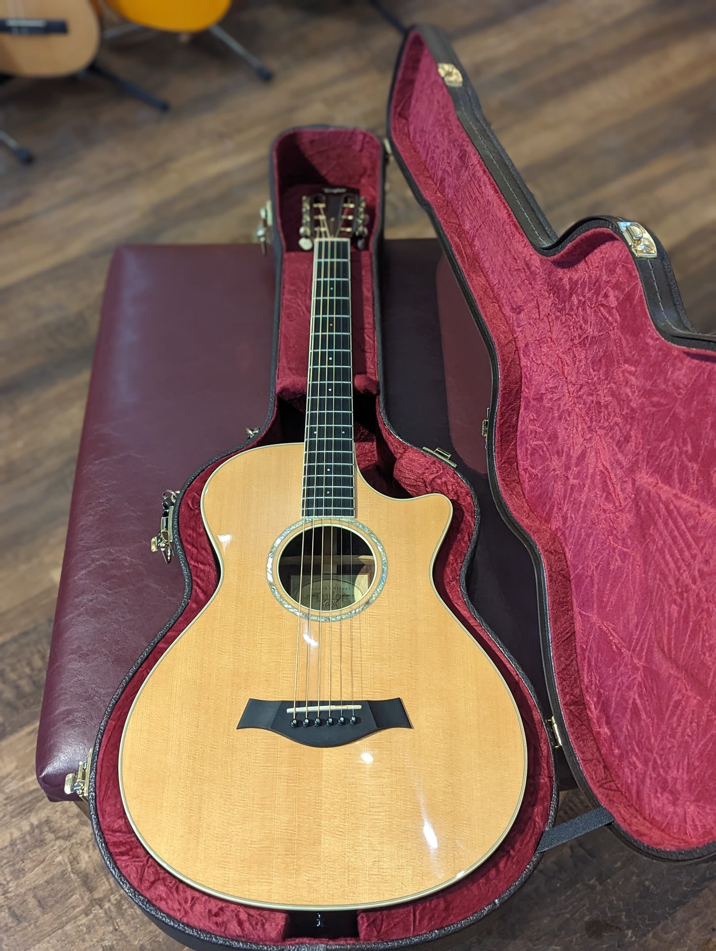 Taylor Grand Concert 12 Fret Acoustic/Electric Guitar w/Case (2010)