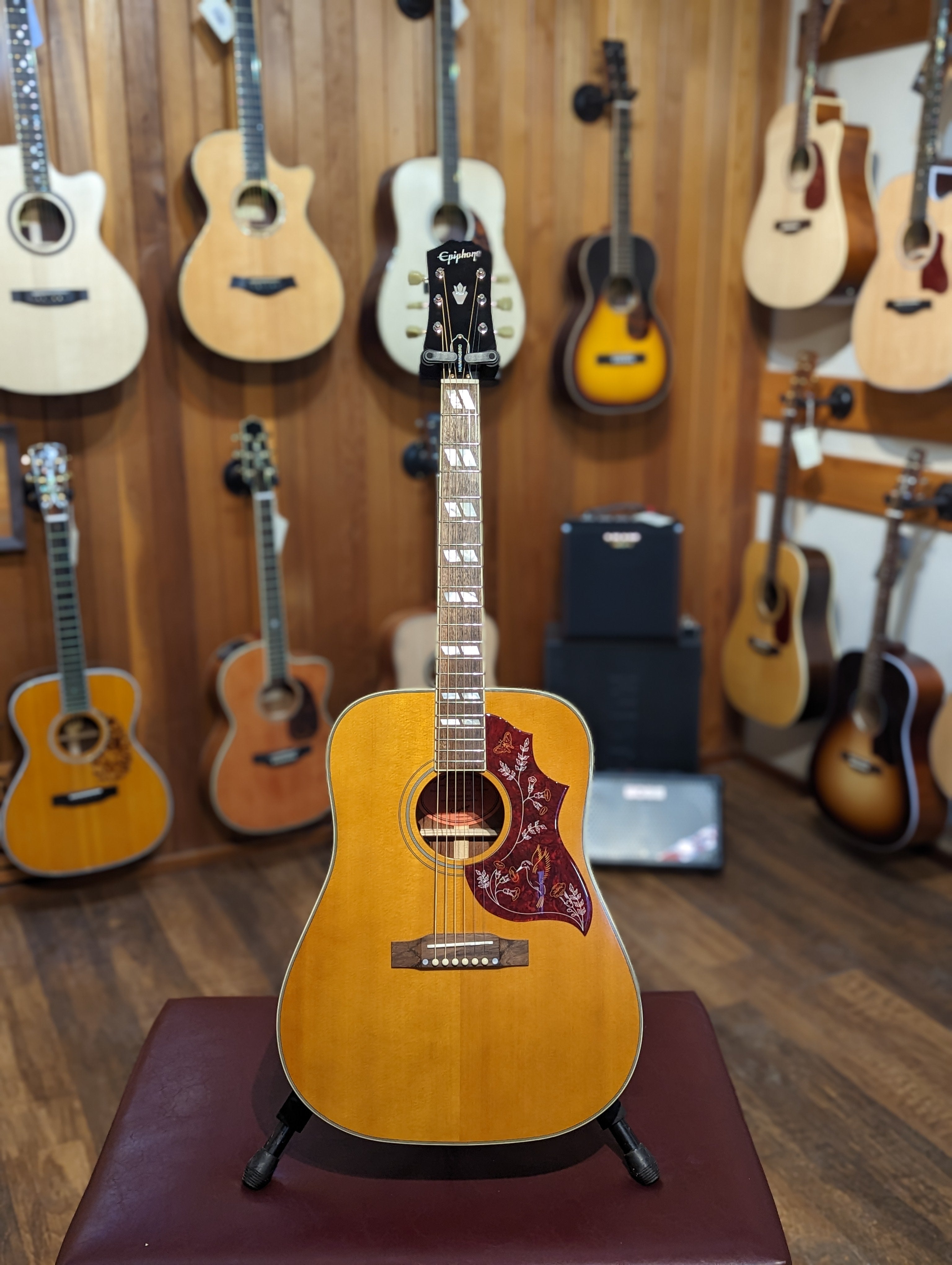 Epiphone Inspired by Gibson Masterbilt Hummingbird - Aged Antique