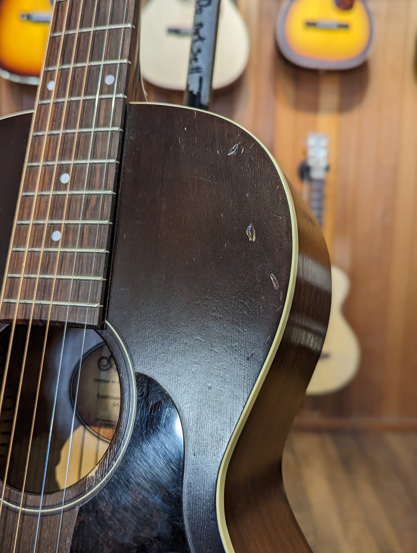 Art & Lutherie Roadhouse Bourbon Burst A/E (Used)