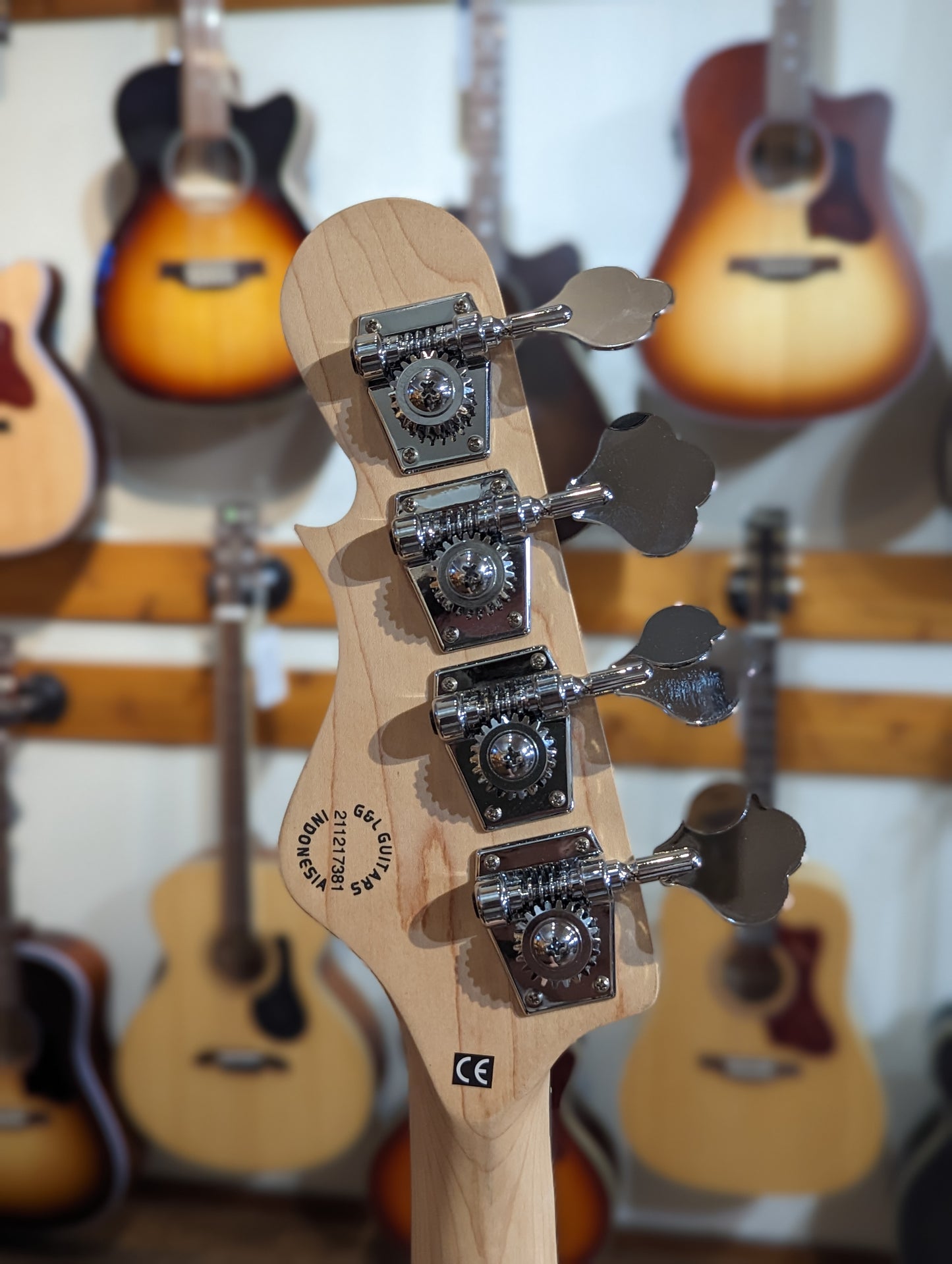 G&L Tribute SB-2 - Black Frost