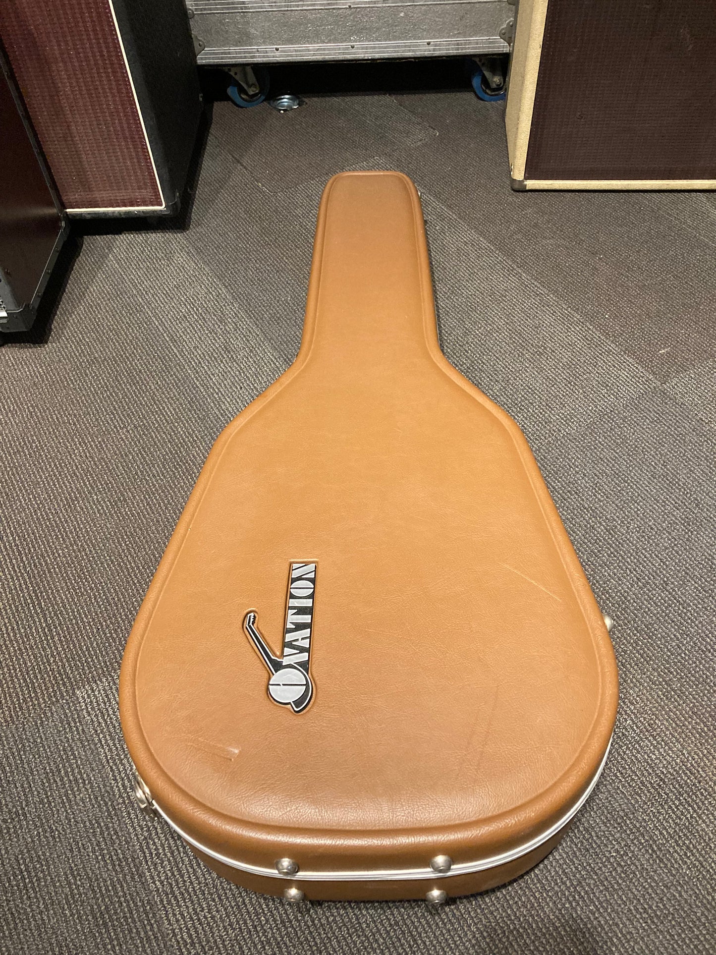 Ovation 1669 Custom Legend Acoustic Electric Guitar w/Case (1982-84)