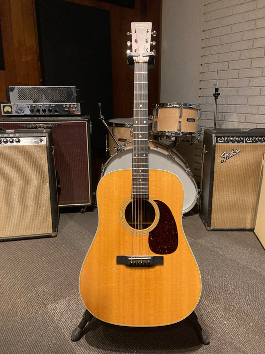 Martin D-28 Dreadnought Acoustic Guitar w/Case (2012)