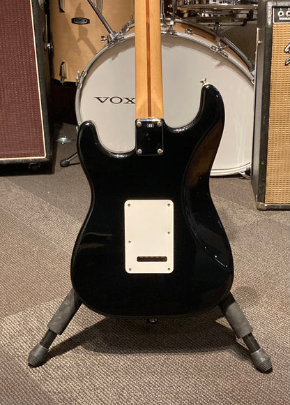 Fender MIM Standard Stratocaster Electric Guitar w/Case - Black (2003)