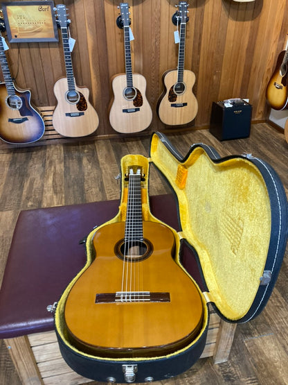M.G. Contreras Calle Mayor 80 Classical Guitar w/Case (Late '60s - Early '70s)