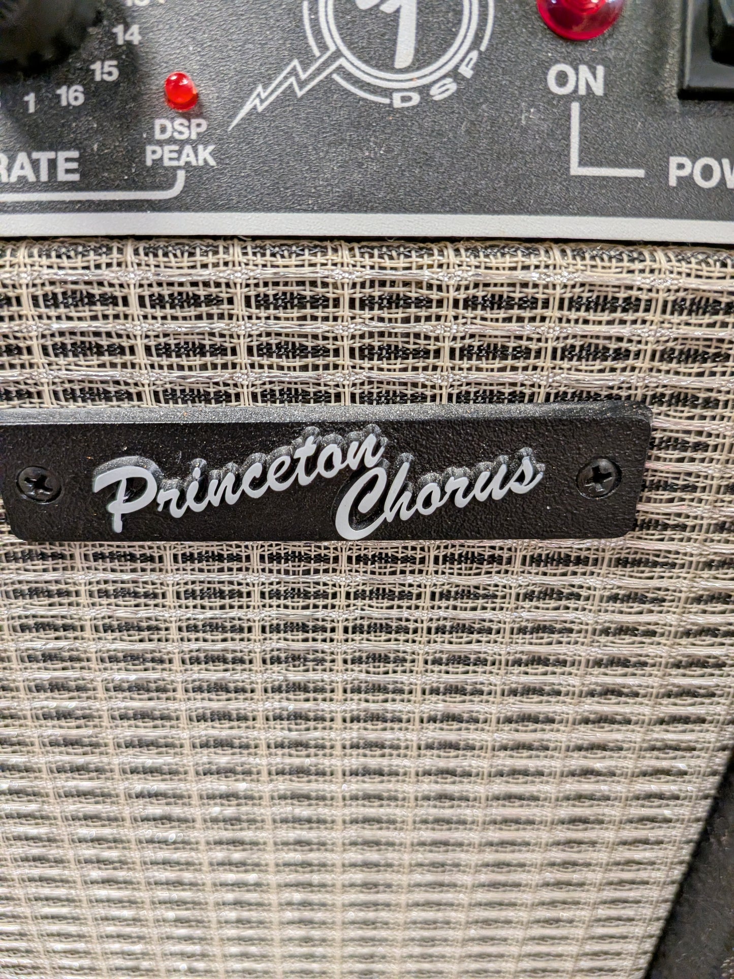 Fender PR424 Princeton Chorus DSP 2x10" 25w Guitar Amp Combo Amp (Used)