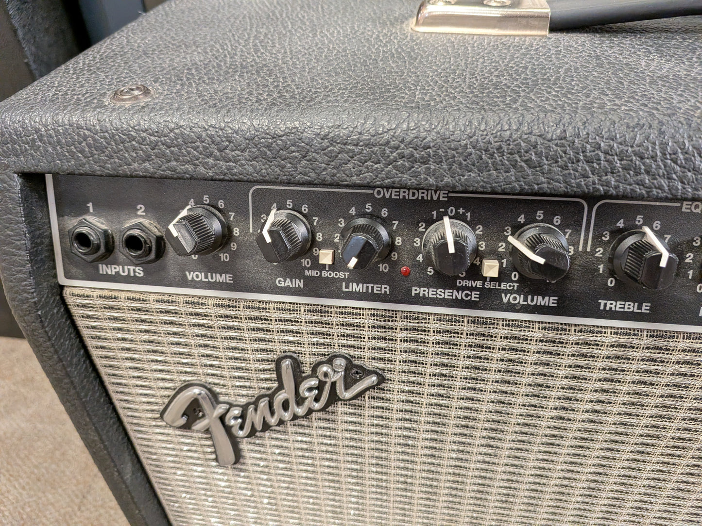 Fender PR424 Princeton Chorus DSP 2x10" 25w Guitar Amp Combo Amp (Used)