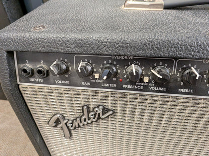 Fender PR424 Princeton Chorus DSP 2x10" 25w Guitar Amp Combo Amp (Used)