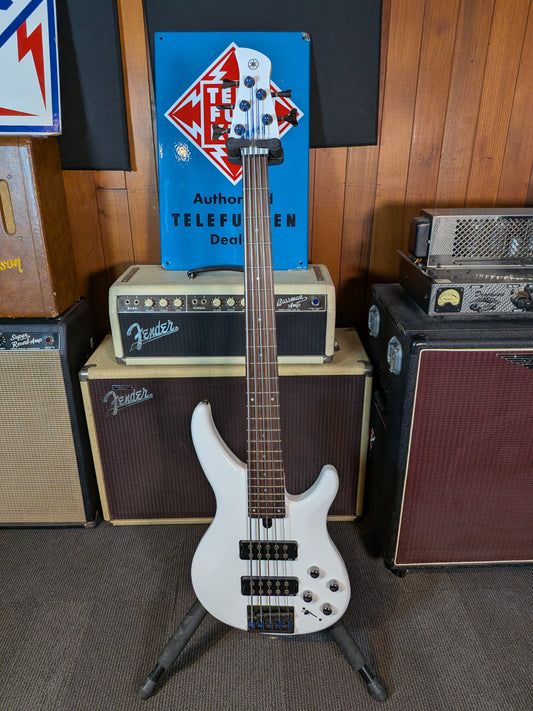 Yamaha TRBX305 5-String Active Bass Guitar w/Gig Bag - White (Used)