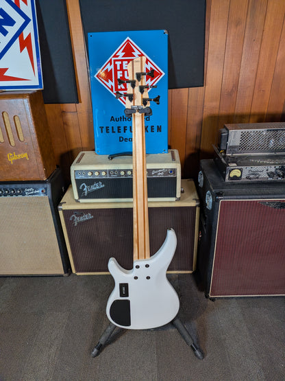 Yamaha TRBX305 5-String Active Bass Guitar w/Gig Bag - White (Used)