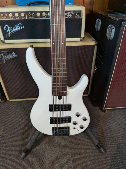 Yamaha TRBX305 5-String Active Bass Guitar w/Gig Bag - White (Used)