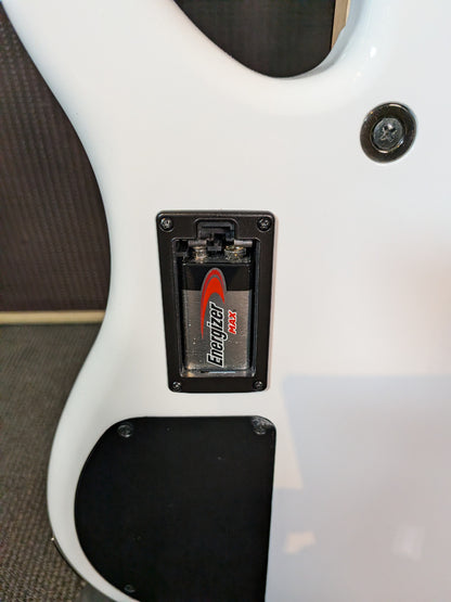 Yamaha TRBX305 5-String Active Bass Guitar w/Gig Bag - White (Used)