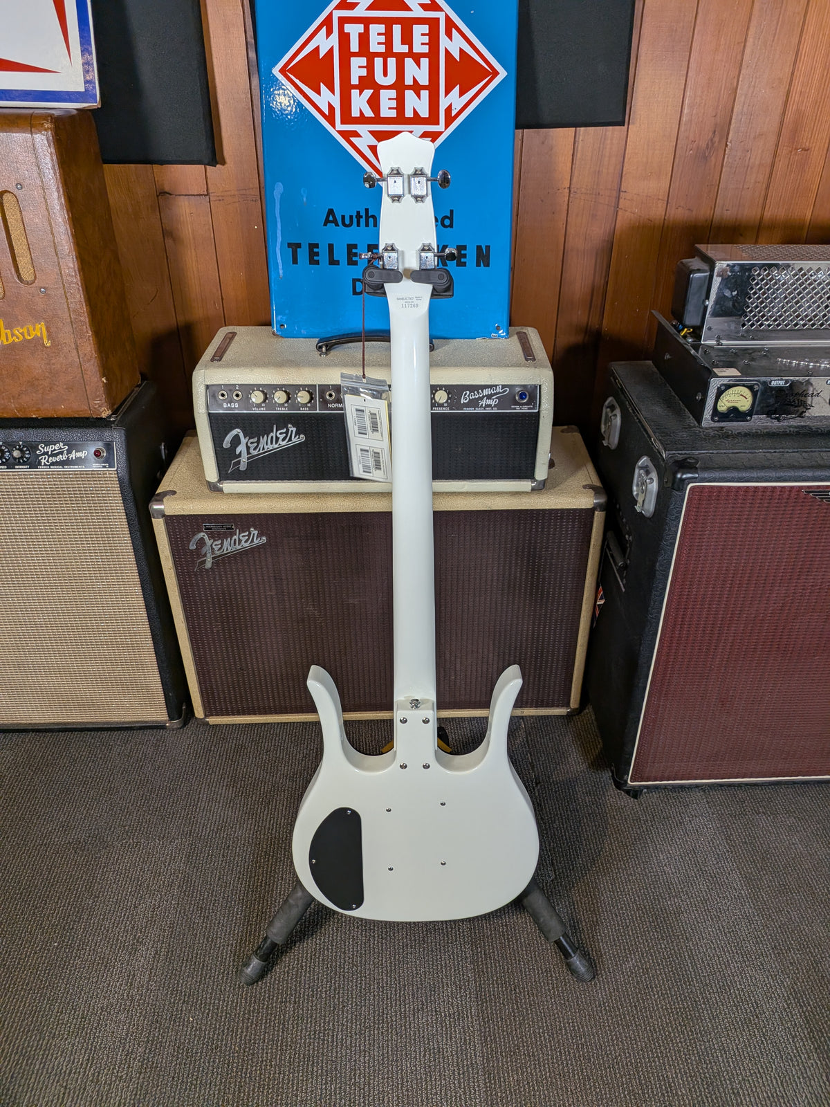 Danelectro White Hot Longhorn Semi-Hollow Short Scale Bass Guitar - White (B-Stock)