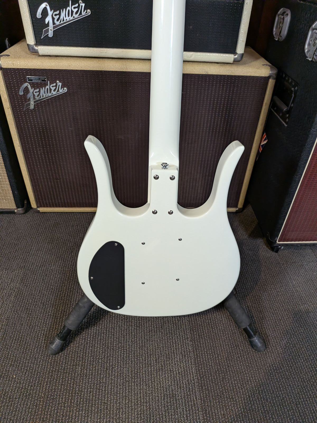 Danelectro White Hot Longhorn Semi-Hollow Short Scale Bass Guitar - White (B-Stock)