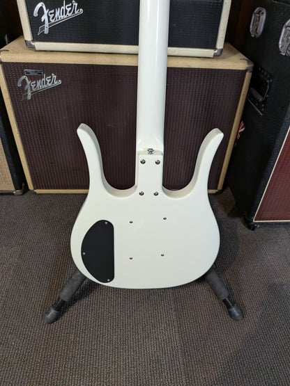 Danelectro White Hot Longhorn Semi-Hollow Short Scale Bass Guitar - White (B-Stock)