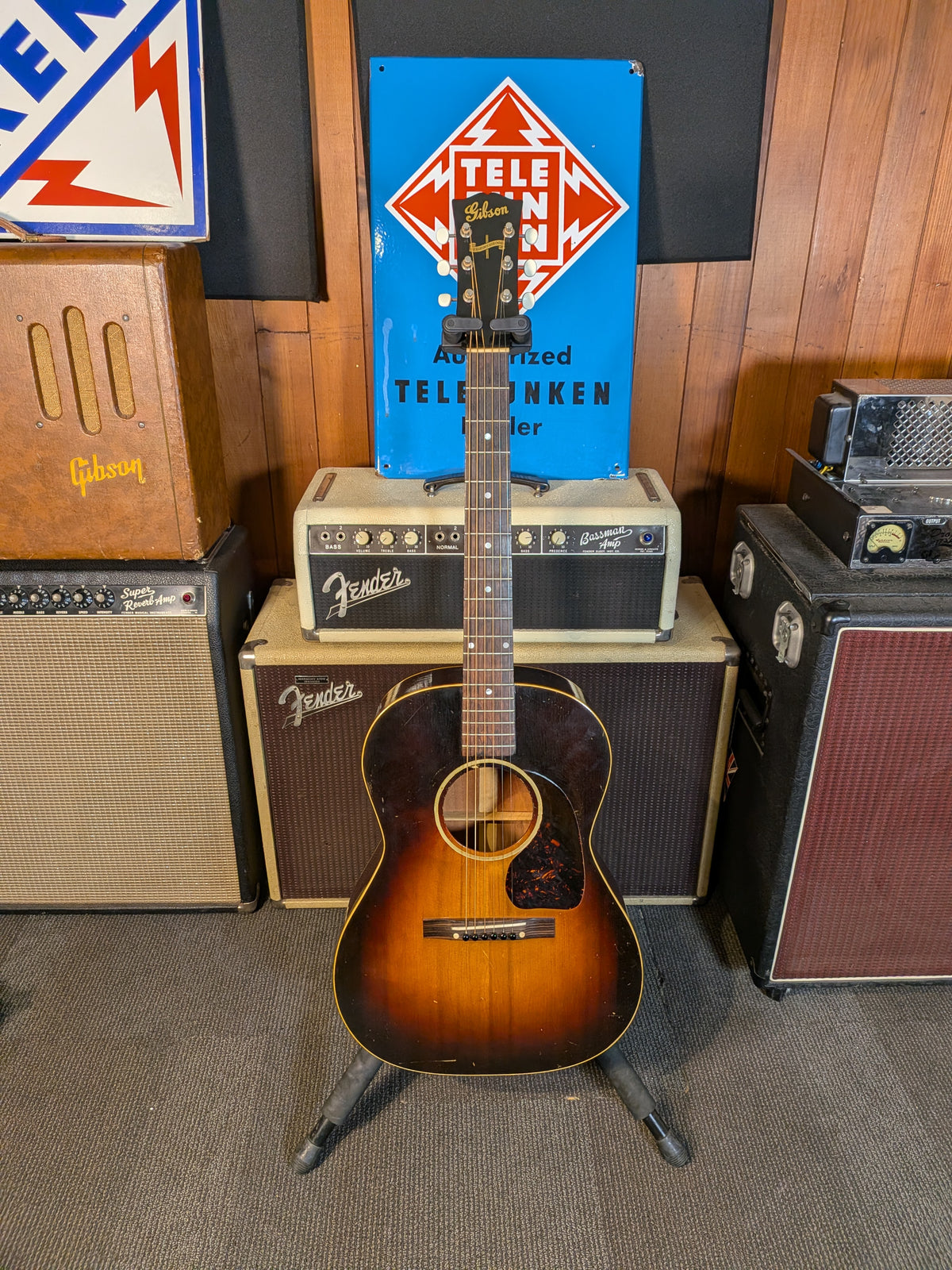 Gibson Banner LG-2 Acoustic Guitar w/Case (1943)