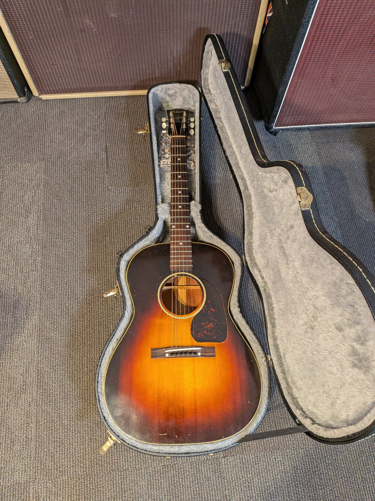 Gibson Banner LG-2 Acoustic Guitar w/Case (1943)