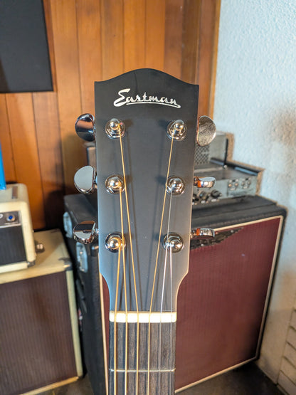 Eastman AC122-2CE Grand Auditorium Acoustic/Electrc Guitar w/Gig Bag - Satin Black (B-Stock Serial #M2238351)