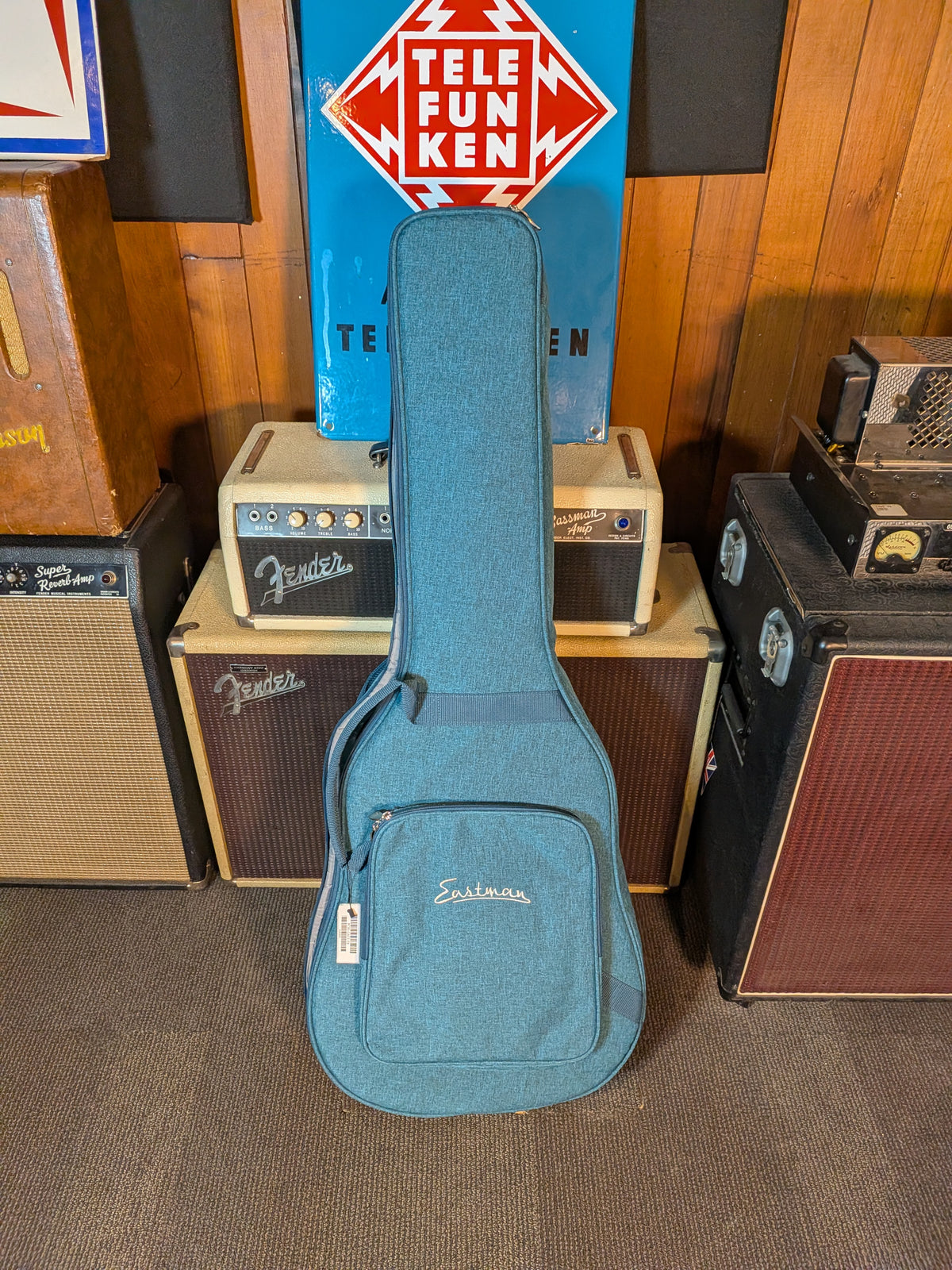Eastman PCH3 Grand Auditorium Acoustic/Electric Guitar w/Gig Bag - Faded Blue (Serial #M2606662)