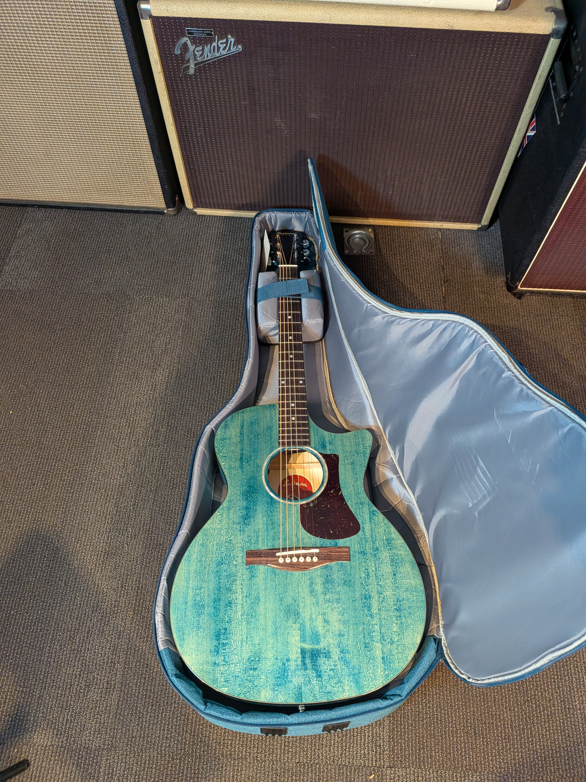 Eastman PCH3 Grand Auditorium Acoustic/Electric Guitar w/Gig Bag - Faded Blue (Serial #M2606662)