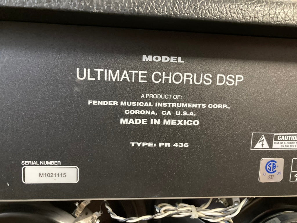Fender Ultimate Chorus 65-Watt 2x12" Stereo Solid State Guitar Combo (1995 - 2001)