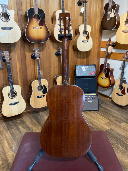 S. Yairi Model 752 w/Case (1970)