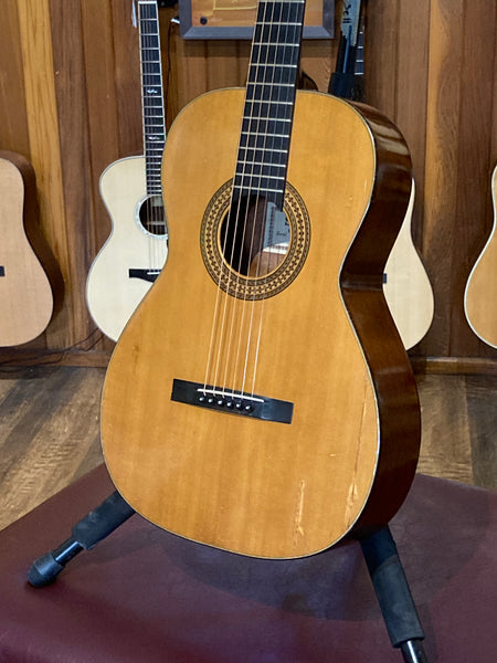 S. Yairi Model 752 w/Case (1970)