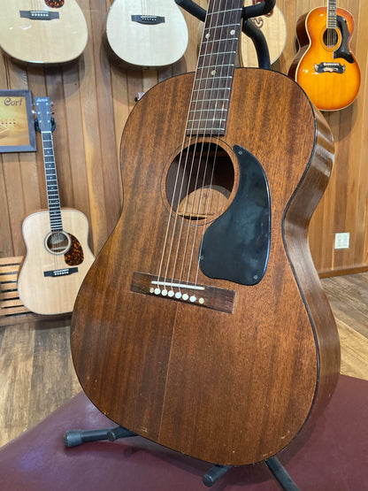 Gibson LG-0 Acoustic Guitar w/Case (1958)