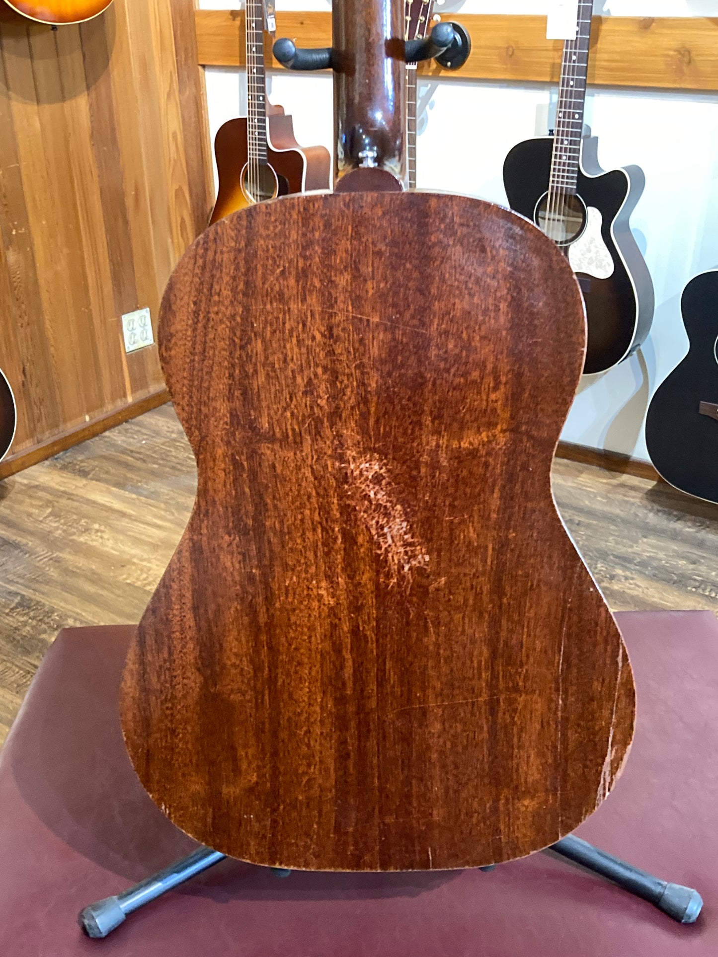Gibson LG-0 Acoustic Guitar w/Case (1958)