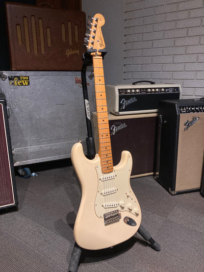 Fender Standard Stratocaster MIM w/Case (2009)