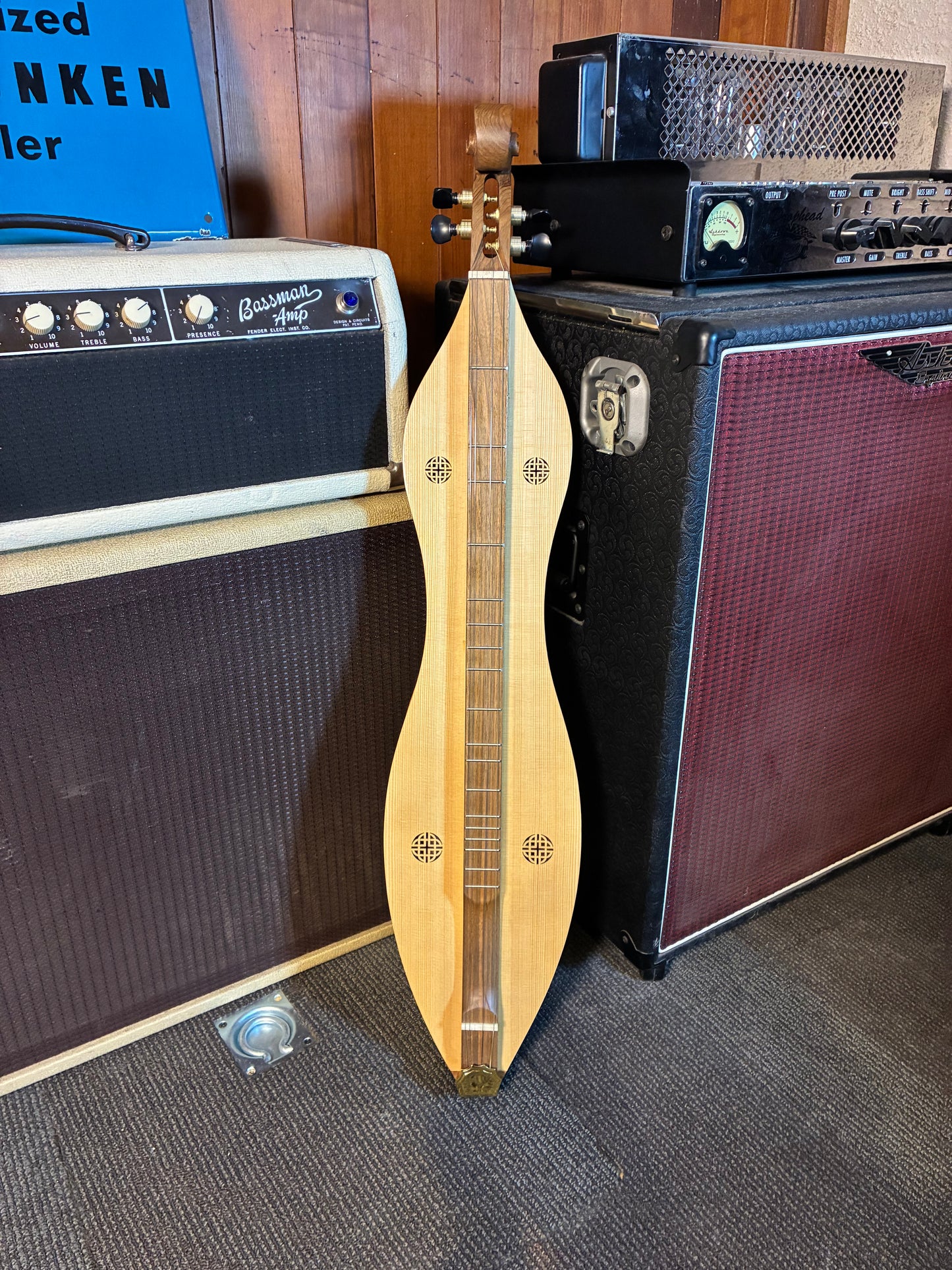 Roosebeck Mountain Dulcimer w/Gig Bag