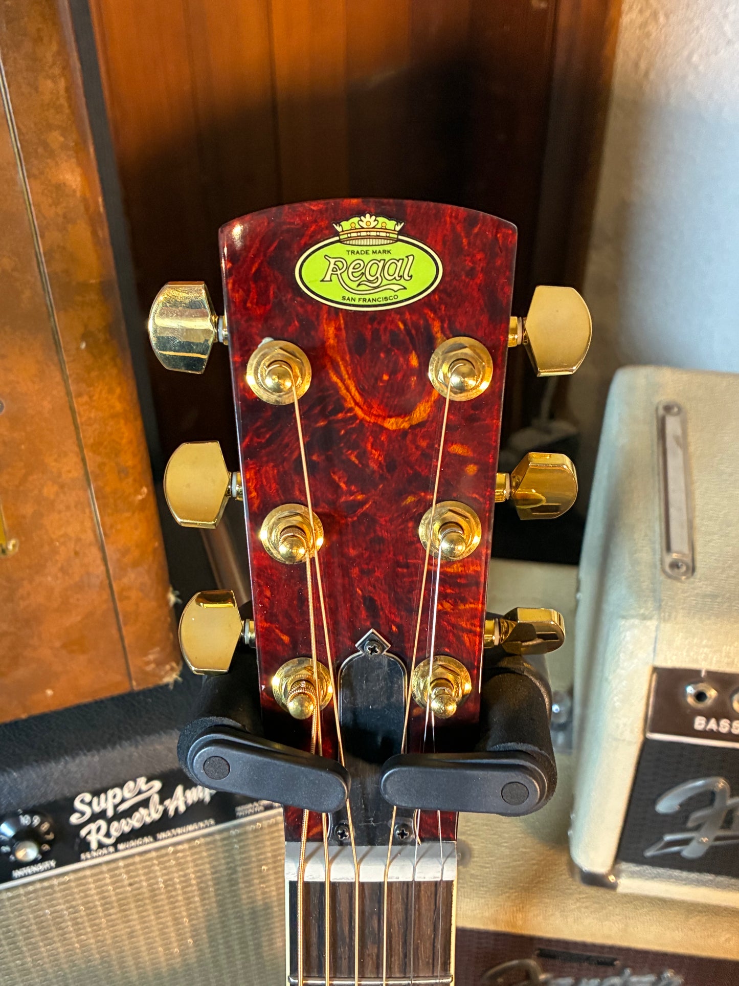 Regal RD-38V Round Neck Resonator Guitar - Vintage Sunburst