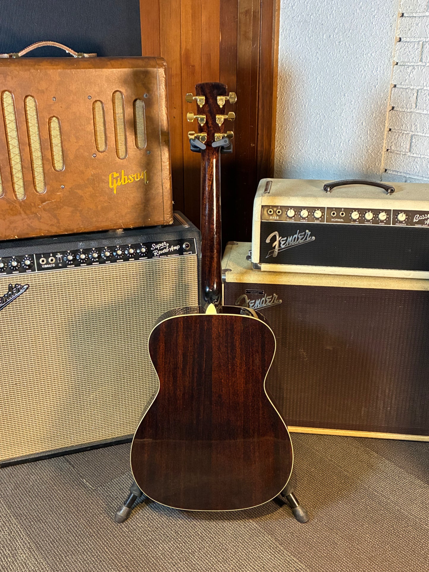 Regal RD-38V Round Neck Resonator Guitar - Vintage Sunburst