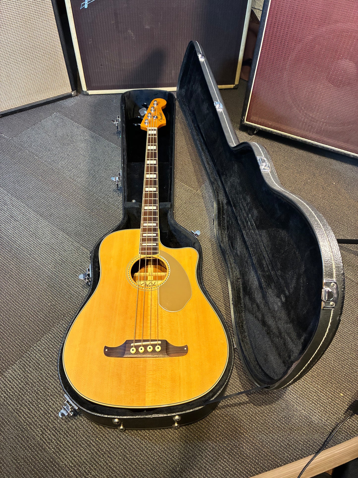 Fender Kingman Bass SCE Acoustic/Electric Bass w/Case - Natural (2015)